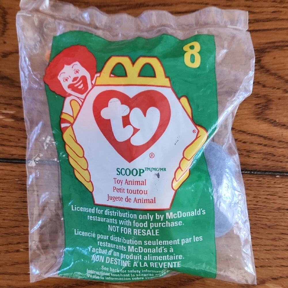 Ty Scoop Toy Animal with Red and Green Packaging